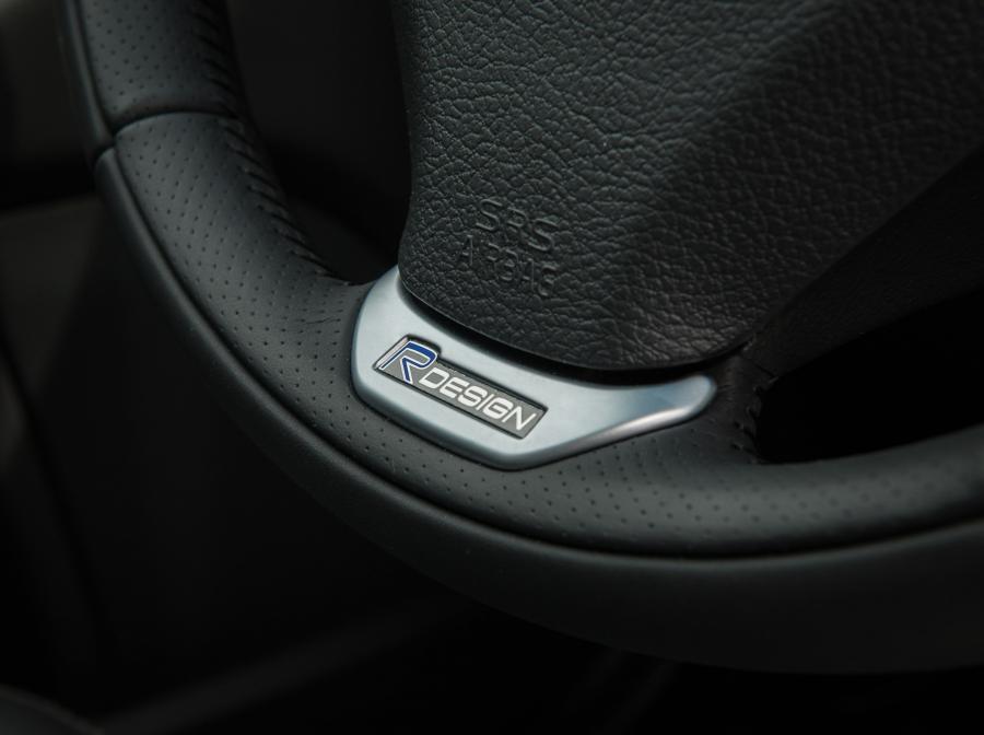  Volvo XC90 D5 R-Design 2012 года  (фото 2 из 21)
